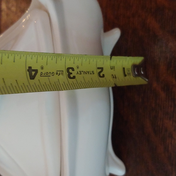 Seashell Porcelain Covered Dish - Picture 15 of 16